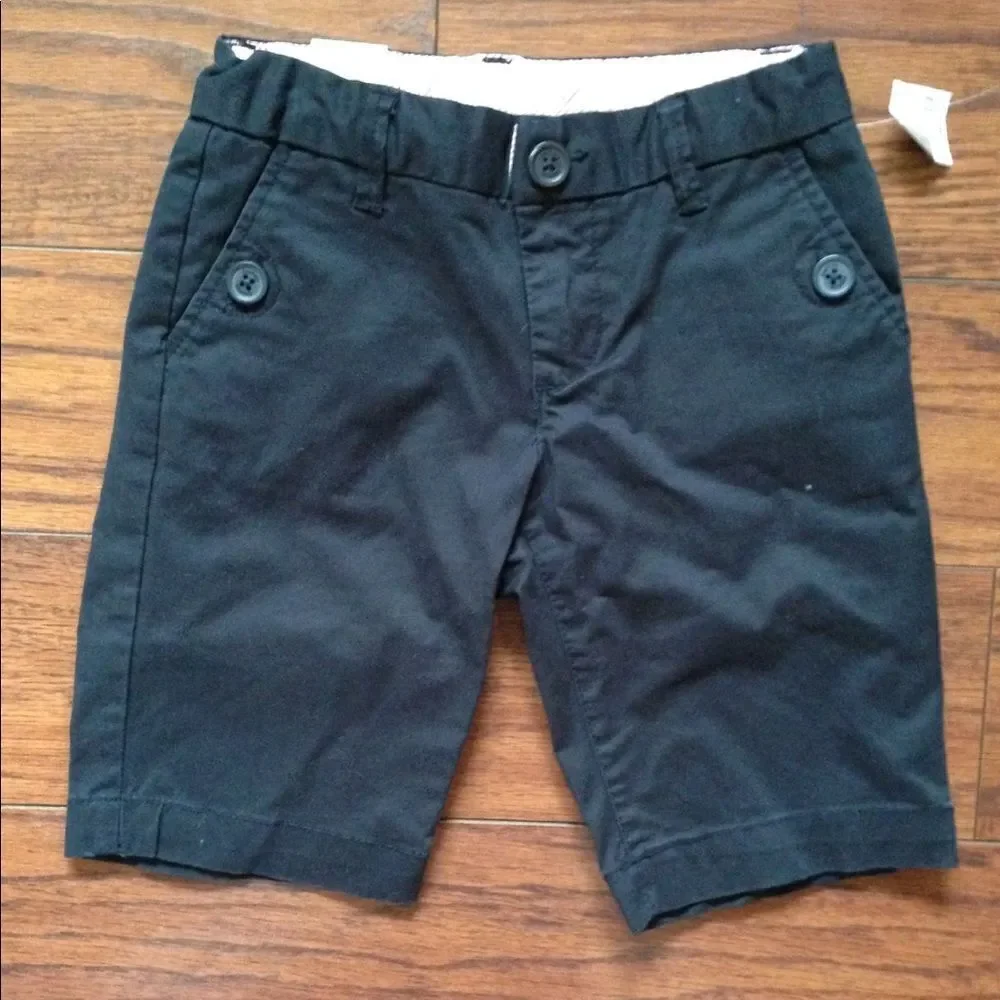 NWT Gap Bermuda shorts. Size 7